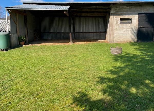 Propriété de caractère avec 2 hectares