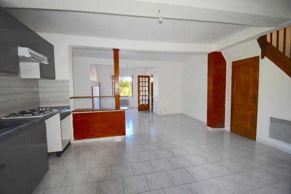 Vends maison 4 pièces, 2 garages - 31190 - Miremont