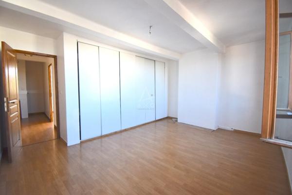 Vends maison 4 pièces, 2 garages - 31190 - Miremont