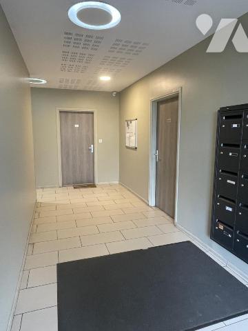 LILLE - rue de l'Asie -  Type 3 avec balcon et parking