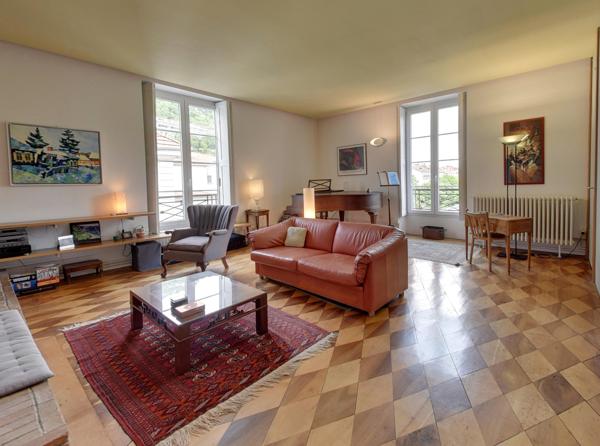 SUPERBE 6 PIÈCES + CUISINE DE 172M2 EN DERNIER ÉTAGE AVEC ASCENSEUR ET VUE DÉGAGÉE GRENOBLE JARDIN DE VILLE