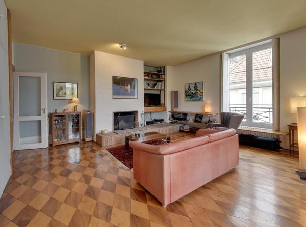 SUPERBE 6 PIÈCES + CUISINE DE 172M2 EN DERNIER ÉTAGE AVEC ASCENSEUR ET VUE DÉGAGÉE GRENOBLE JARDIN DE VILLE