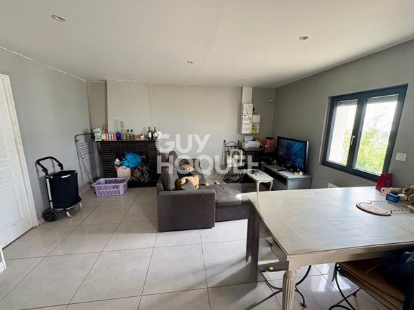 Ensemble immobilier à Aiguillon.