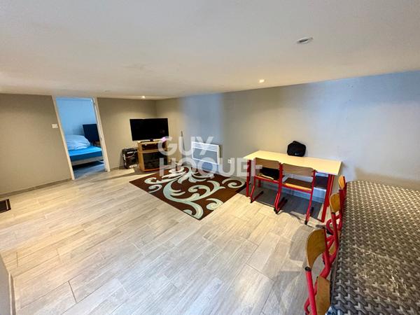 Ensemble immobilier à Aiguillon.