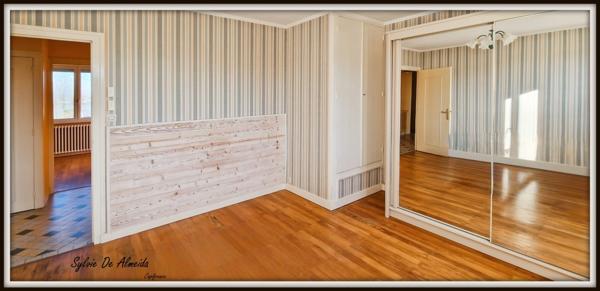 Maison à vendre 167m², 7 pièces FEILLENS (01) terrain 1350m², 5 chambres, garage, hors lotissement