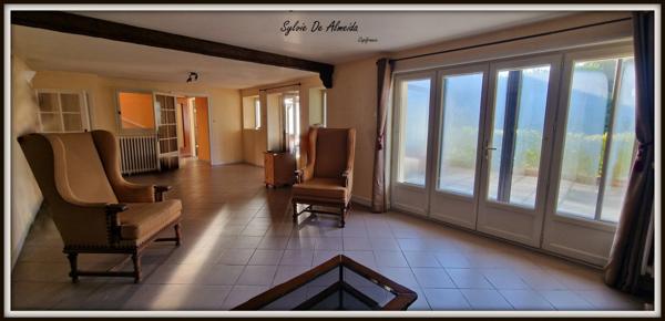 Maison à vendre 167m², 7 pièces FEILLENS (01) terrain 1350m², 5 chambres, garage, hors lotissement