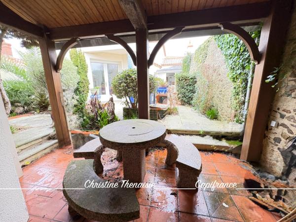 Maison à vendre au coeur de Croix de Vie, Beaux volumes, 5 pièces, 3 chambres, Jardin (85800) Saint Gilles Croix de Vie