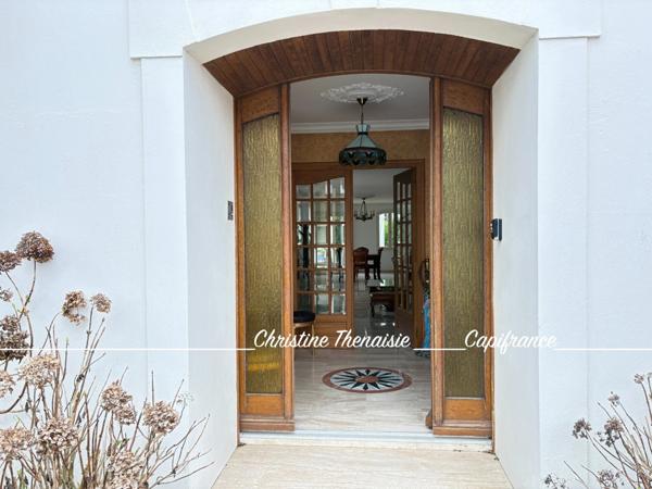 Maison à vendre au coeur de Croix de Vie, Beaux volumes, 5 pièces, 3 chambres, Jardin (85800) Saint Gilles Croix de Vie