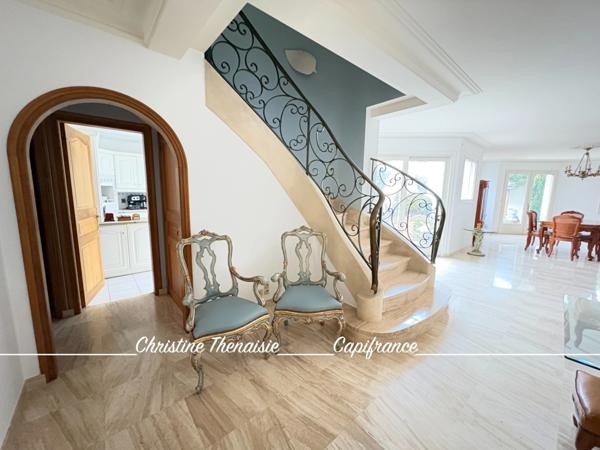 Maison à vendre au coeur de Croix de Vie, Beaux volumes, 5 pièces, 3 chambres, Jardin (85800) Saint Gilles Croix de Vie