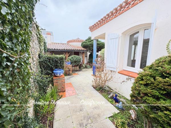 Maison à vendre au coeur de Croix de Vie, Beaux volumes, 5 pièces, 3 chambres, Jardin (85800) Saint Gilles Croix de Vie