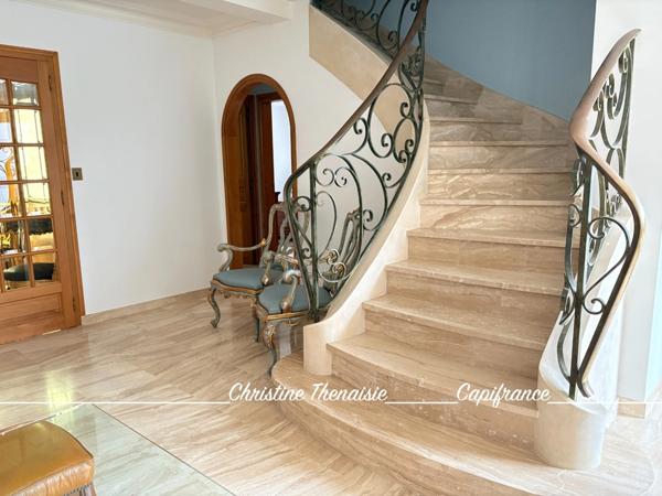 Maison à vendre au coeur de Croix de Vie, Beaux volumes, 5 pièces, 3 chambres, Jardin (85800) Saint Gilles Croix de Vie