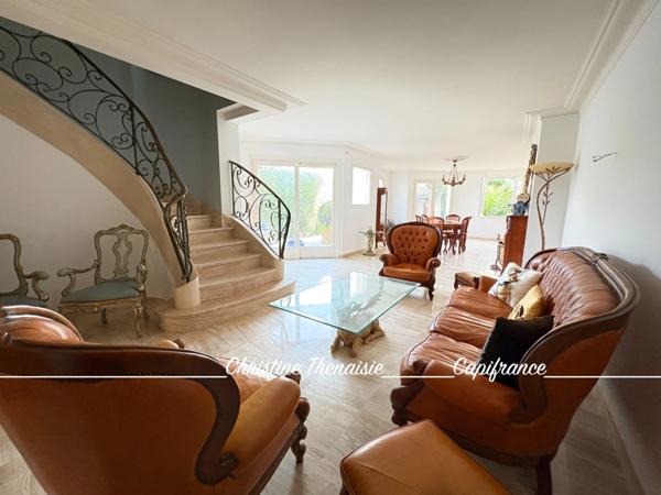 Maison à vendre au coeur de Croix de Vie, Beaux volumes, 5 pièces, 3 chambres, Jardin (85800) Saint Gilles Croix de Vie