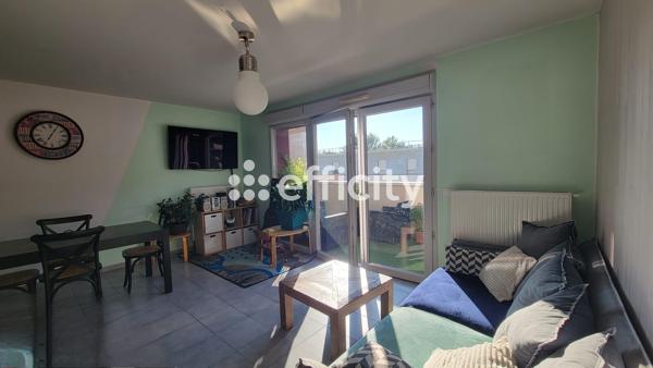 Appartement
         4 pièces
        - 87 m² Exclusivité 275 000 € *