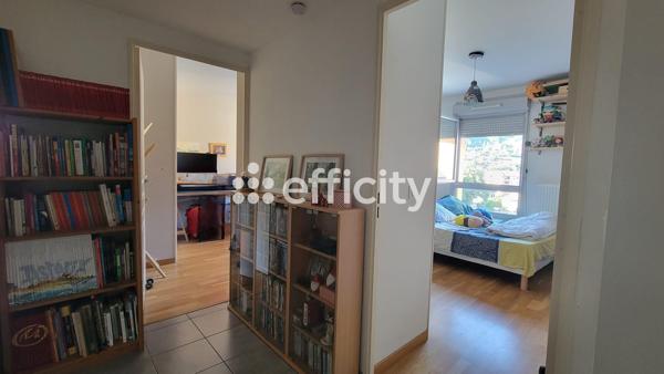 Appartement
         4 pièces
        - 87 m² Exclusivité 275 000 € *