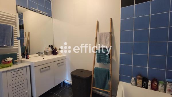 Appartement
         4 pièces
        - 87 m² Exclusivité 275 000 € *