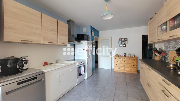 Appartement
         4 pièces
        - 87 m² Exclusivité 275 000 € *