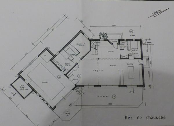 Jargeau, proche ORLEANS, maison d architecte A vendre, de 215 m² avec piscine intérieure, Terrain de 1 224 m²
