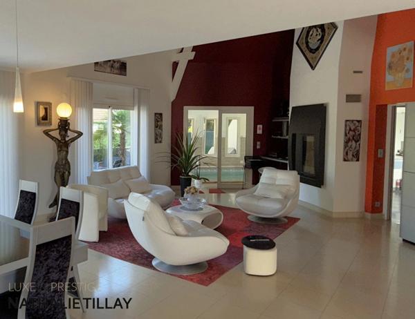 Jargeau, proche ORLEANS, maison d architecte A vendre, de 215 m² avec piscine intérieure, Terrain de 1 224 m²