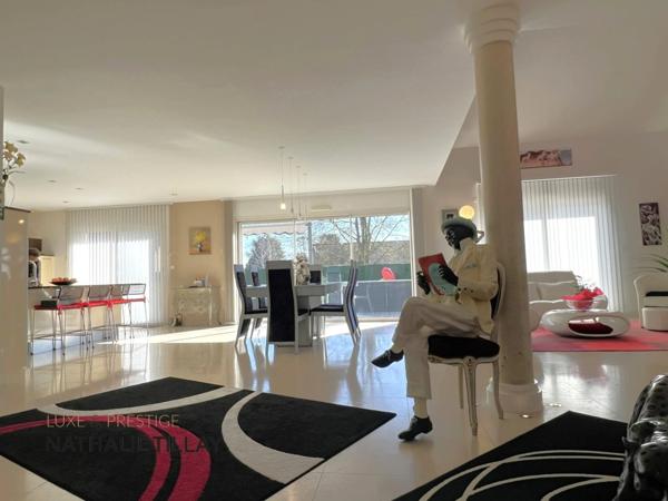 Jargeau, proche ORLEANS, maison d architecte A vendre, de 215 m² avec piscine intérieure, Terrain de 1 224 m²