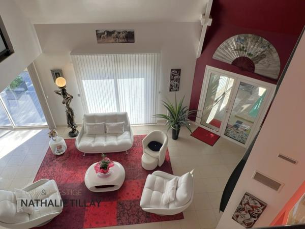 Jargeau, proche ORLEANS, maison d architecte A vendre, de 215 m² avec piscine intérieure, Terrain de 1 224 m²