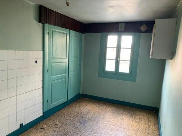 Immeuble à vendre    6 pièces • 136 m2 Saint-Éloi