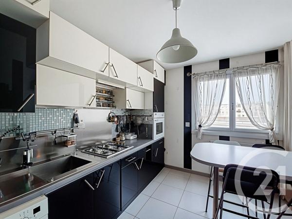 Appartement F4 à vendre  4 pièces - 79 m2 CORBAS - 69