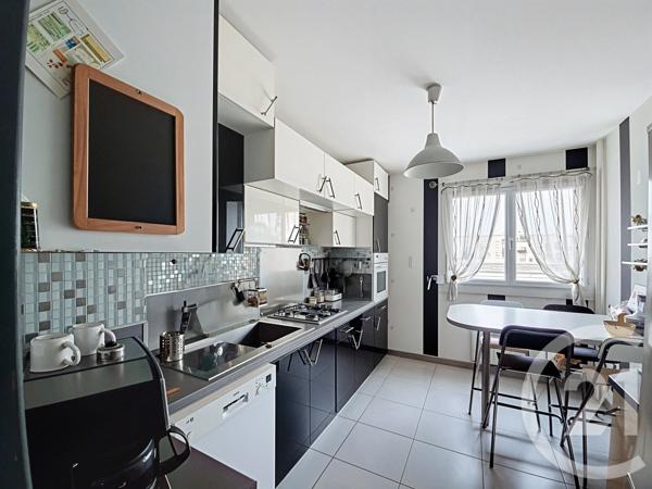 Appartement F4 à vendre  4 pièces - 79 m2 CORBAS - 69