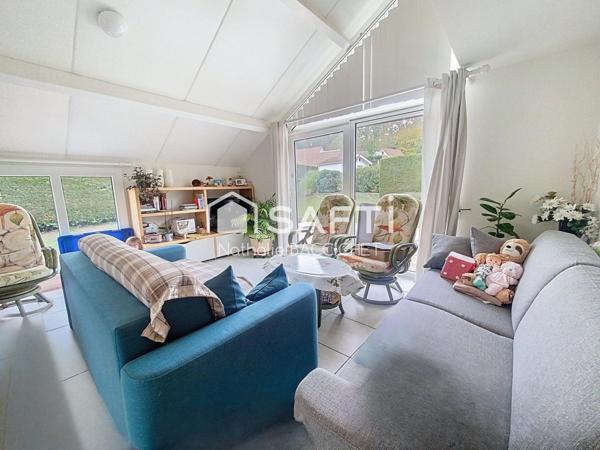 Maison dans le domaine du château de Cazalère