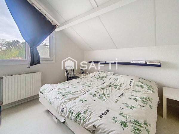 Maison dans le domaine du château de Cazalère