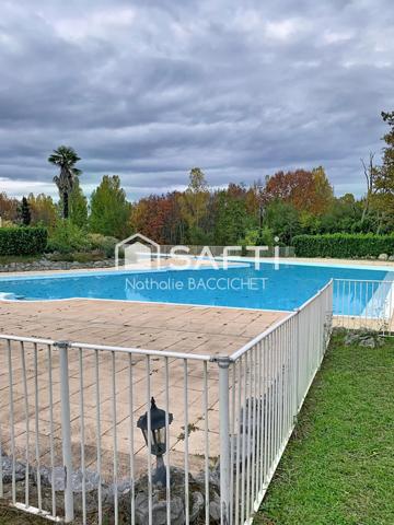 Maison dans le domaine du château de Cazalère