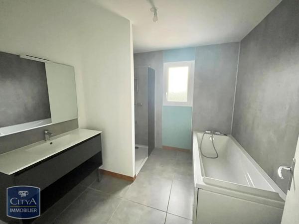 Maison à louer 4 pièces 103.7m² Riorges (42153)