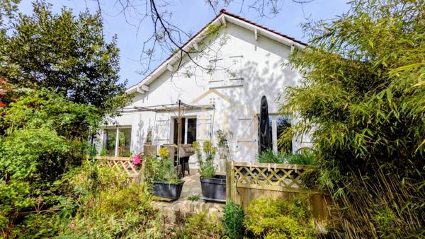 La Maison des Saisons - Maison familiale de 173 m² – 3 chambres – terrain paysager de 2 420 m² - Maintenon (28)