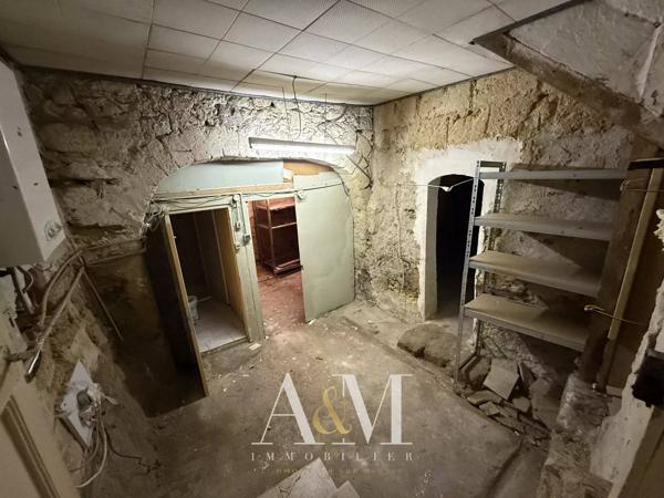 Maison de village T5 de 82 m² + caves.