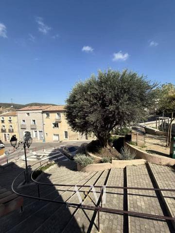 Maison de village T5 de 82 m² + caves.