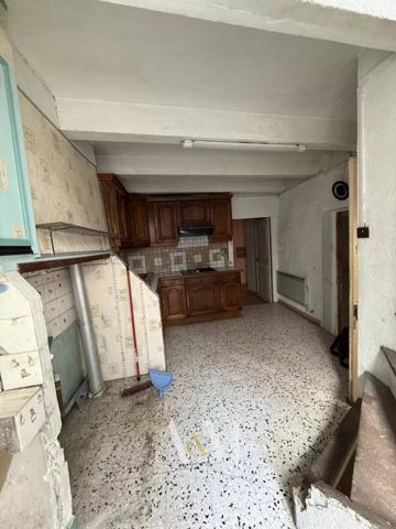 Maison de village T5 de 82 m² + caves.