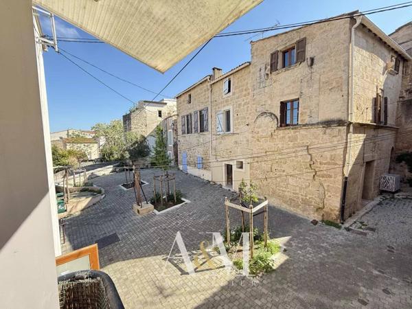 Maison de village T5 de 82 m² + caves.