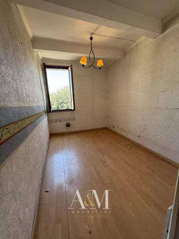 Maison de village T5 de 82 m² + caves.