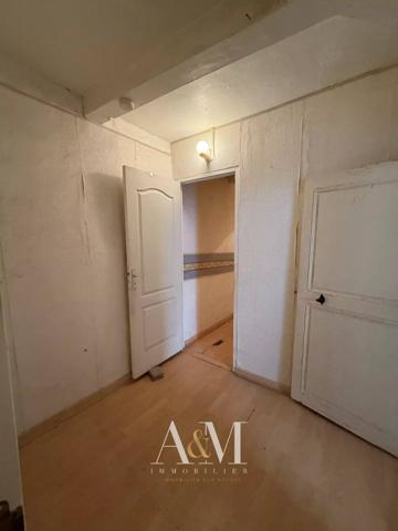 Maison de village T5 de 82 m² + caves.