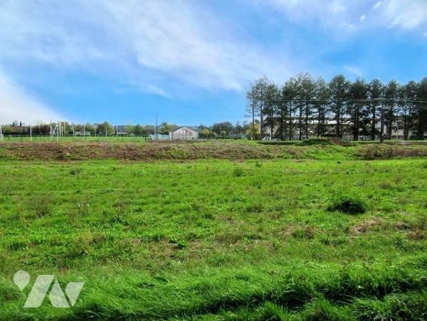 ST AY Terrain à bâtir de 550 m²