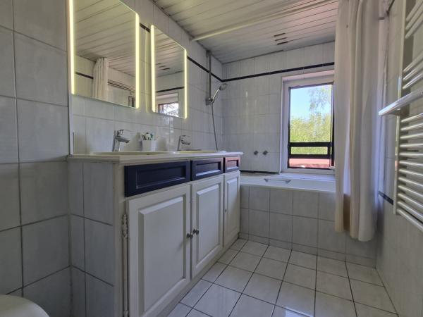 Maison
         5 pièces
        - 112 m² 350 000 € *