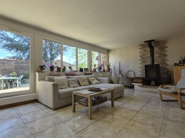 Maison
         5 pièces
        - 112 m² 350 000 € *