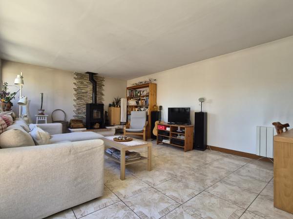 Maison
         5 pièces
        - 112 m² 350 000 € *