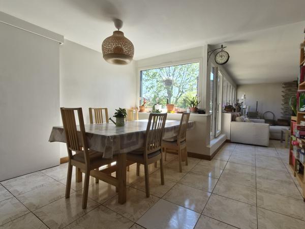 Maison
         5 pièces
        - 112 m² 350 000 € *