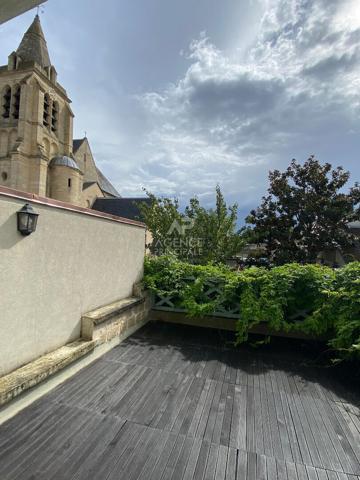 Maison Le Mesnil Le Roi 9 pièce(s) 241.18 m2 1 165 000 € **  - Référence  4725