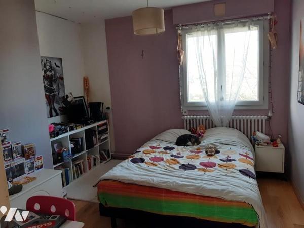 Maison T7 à vendre à PONTIVY (56300), Morbihan (56), à 2 pas des commerces, proche du centre-vi...