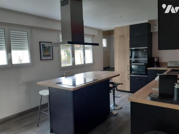 Maison T7 à vendre à PONTIVY (56300), Morbihan (56), à 2 pas des commerces, proche du centre-vi...