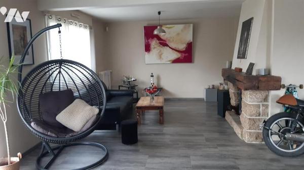 Maison T7 à vendre à PONTIVY (56300), Morbihan (56), à 2 pas des commerces, proche du centre-vi...