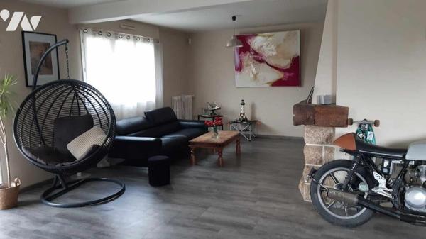 Maison T7 à vendre à PONTIVY (56300), Morbihan (56), à 2 pas des commerces, proche du centre-vi...