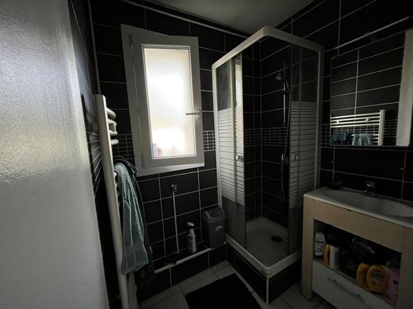 Appartement à vendre 191 700 € Vénissieux 4 p 62 m² DPE C