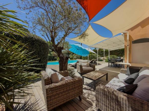 Vente                                                      Villa
                        
                     5 pièces                      143 m2                     à Vidauban